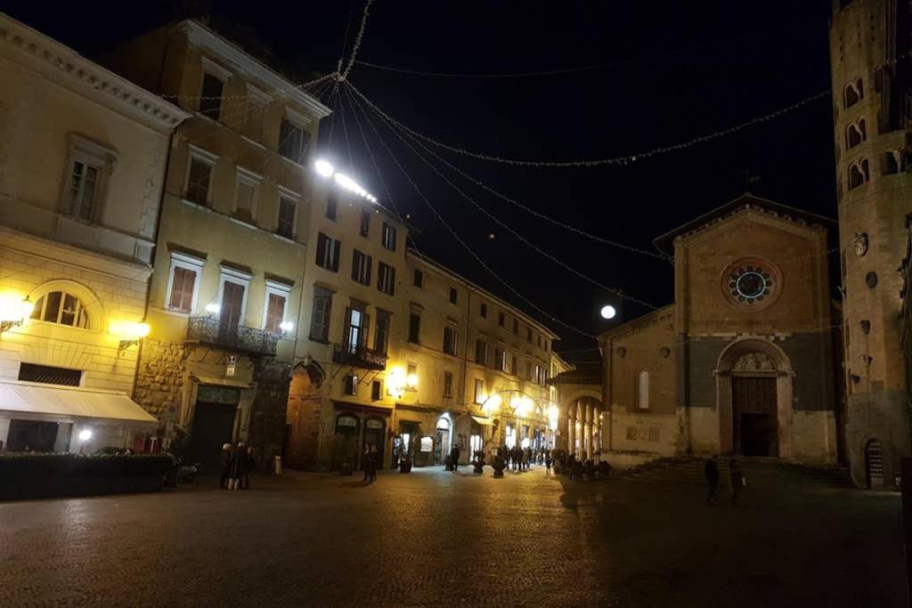 ...All'Archetto Di Sant'Andrea......Pieno Centro Орвието Екстериор снимка