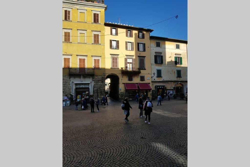 ...All'Archetto Di Sant'Andrea......Pieno Centro Орвието Екстериор снимка