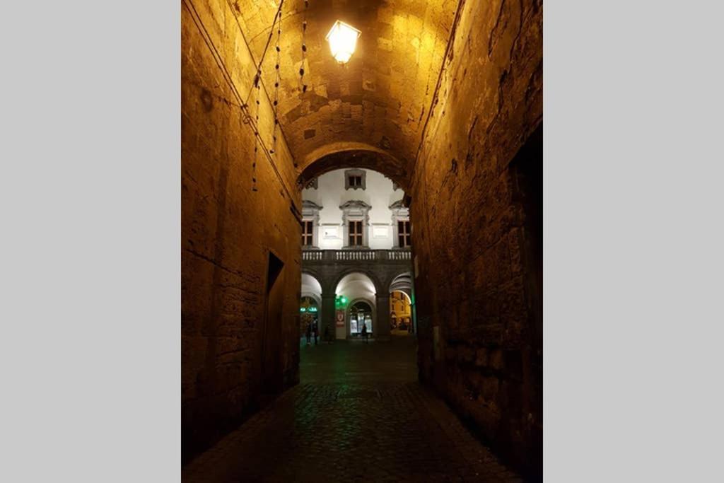 ...All'Archetto Di Sant'Andrea......Pieno Centro Орвието Екстериор снимка